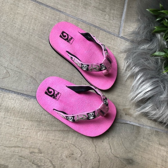 Teva pink panda toddler sandals. Size 5 baby - Picture 2 of 5
